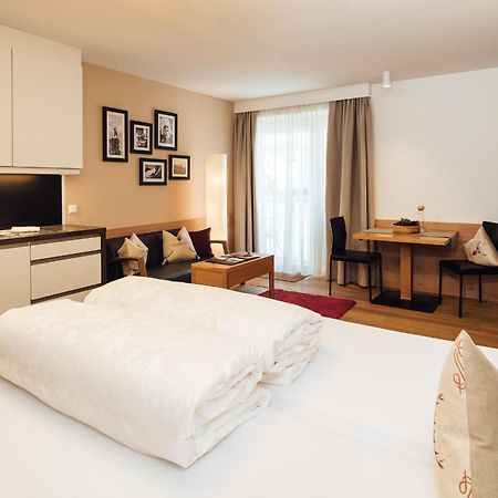 Schneeweiss Lifestyle - Apartments - Living Serfaus Pokój zdjęcie