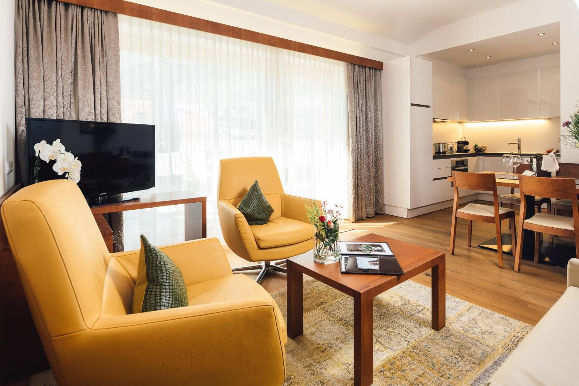 Schneeweiss Lifestyle - Apartments - Living Serfaus Pokój zdjęcie